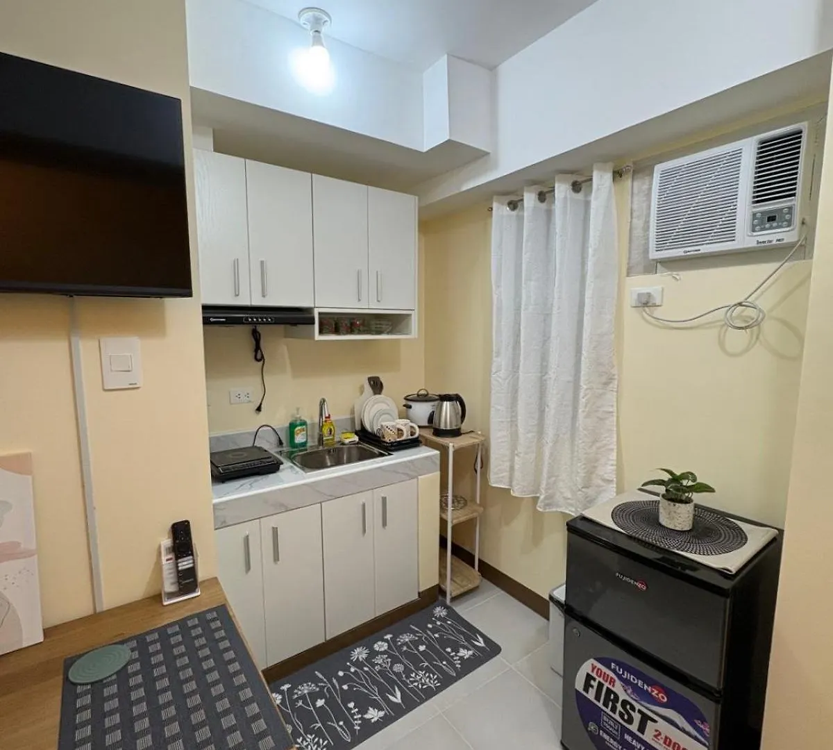 Bachelor'S Pad Across Ateneo Uni With Free Fast Wifi Netflix Ready Tv Davao City