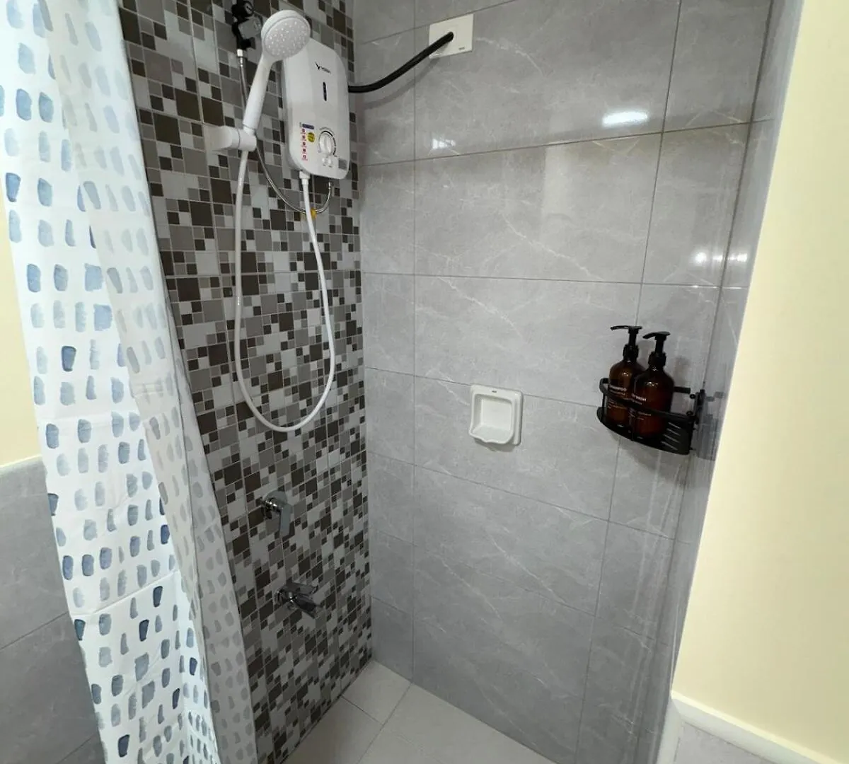 Lägenhetshotell Bachelor'S Pad Across Ateneo Uni With Free Fast Wifi Netflix Ready Tv Davao City